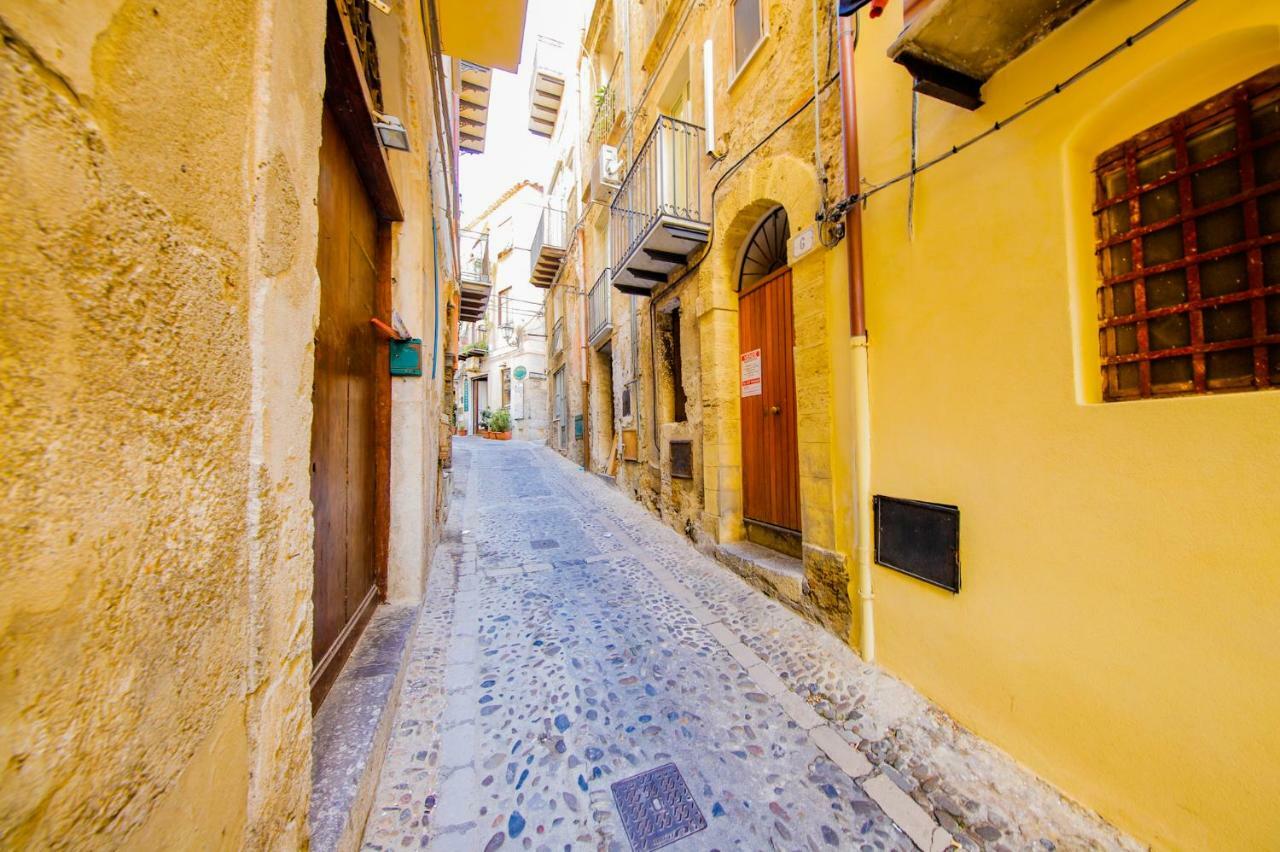 Kefa Holiday - Alle Torri Apartments Cefalu Bagian luar foto